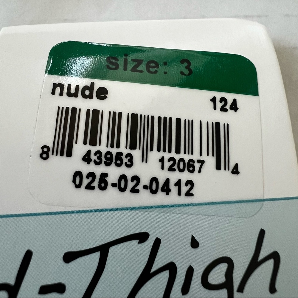 NWT Assets by Spanx Mid-Thigh Shaper Nude Tummy Thigh Hip Slimmer SZ 3 - Picture 8 of 9